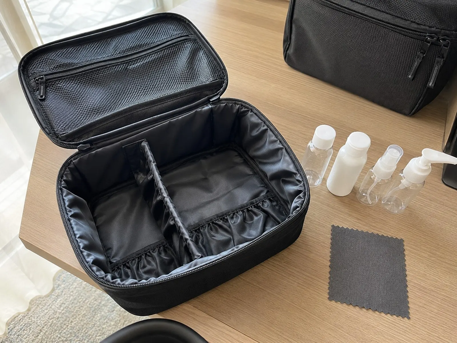 custom cosmetic bags buyer fit example 2