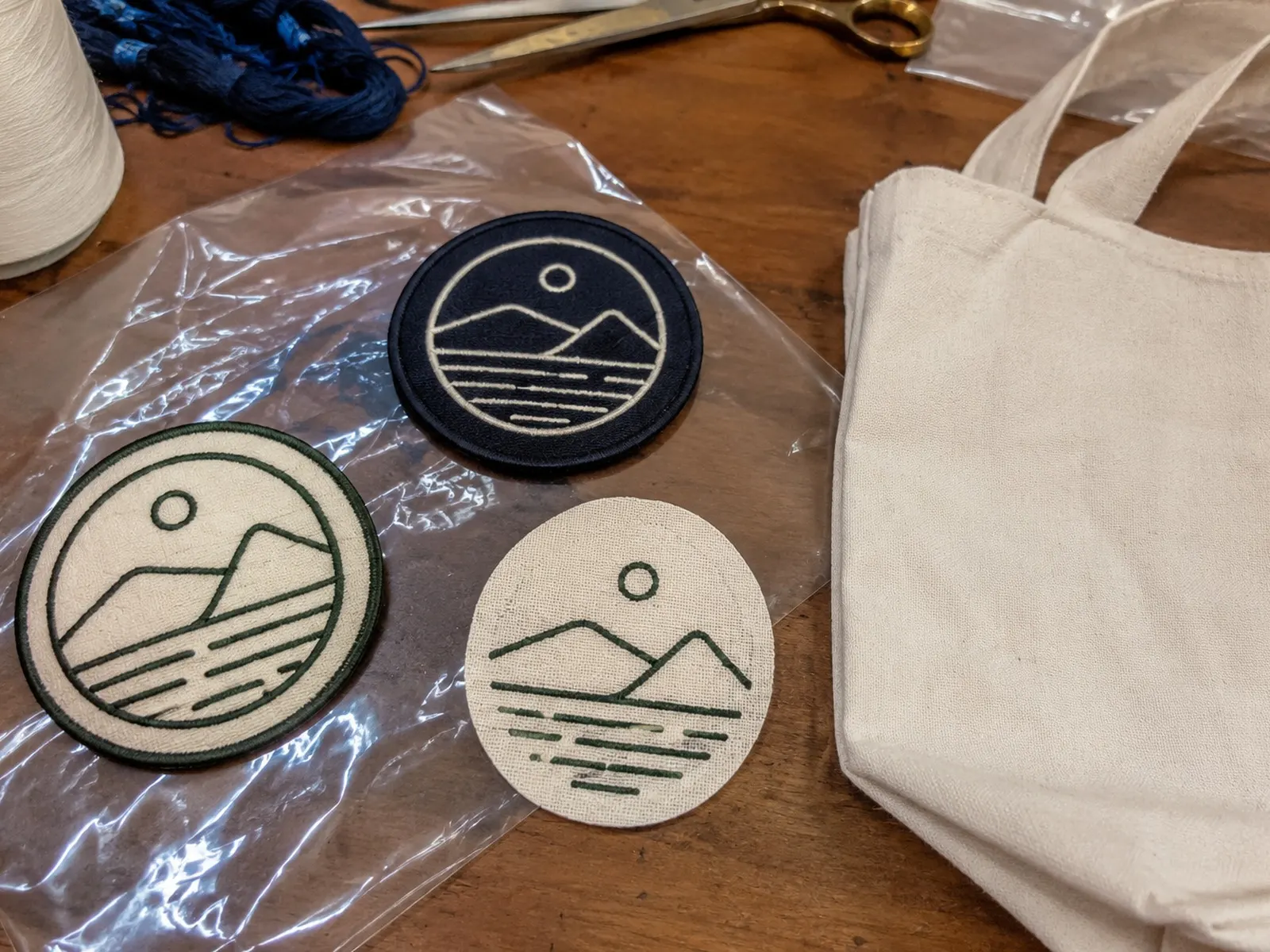 embroidered tote bags buyer fit example 3