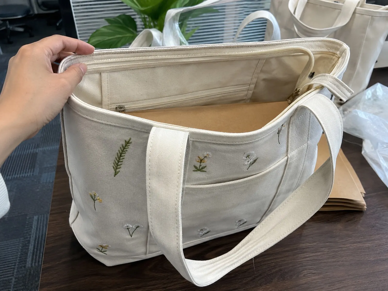 embroidered tote bags buyer fit example 2