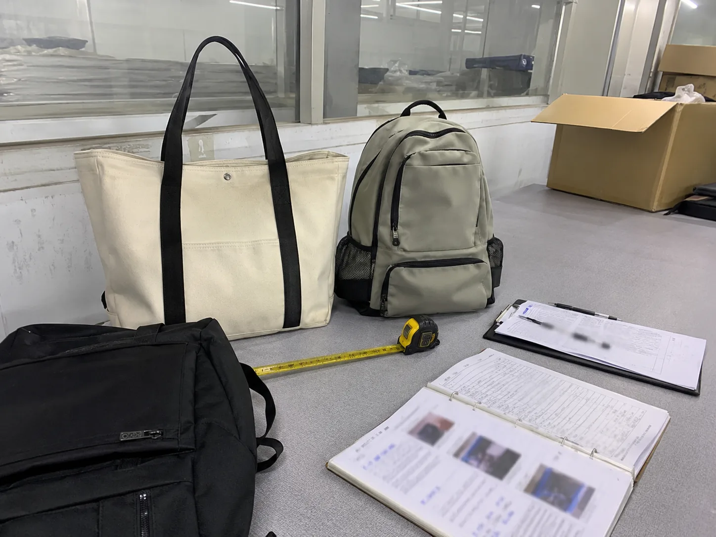 Final inspection table for healthcare organizer bag production